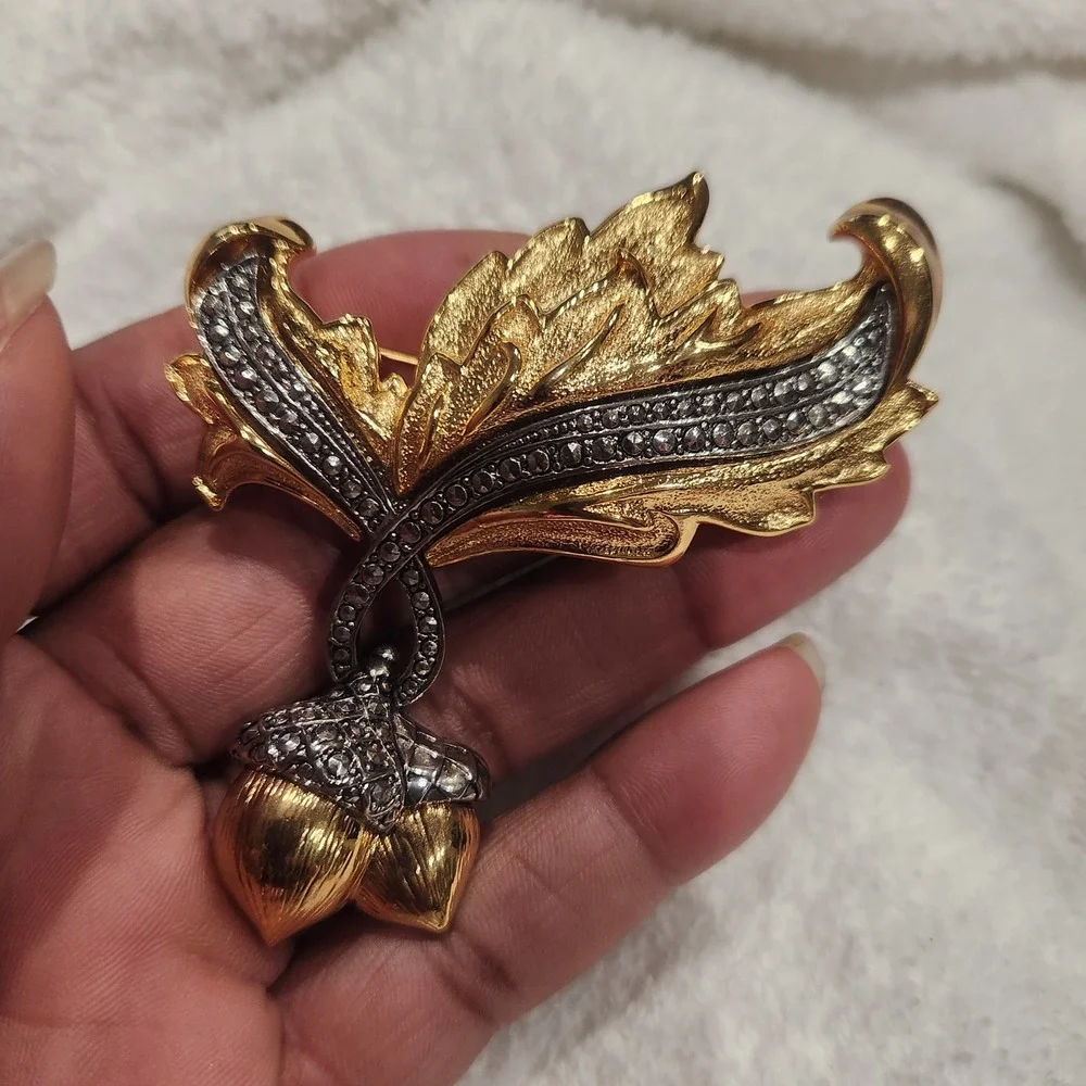 Avon Vintage‎ Acorn Leaf Brooch Gold Silver Tone Rhinestone Fall Autumn Jewelry